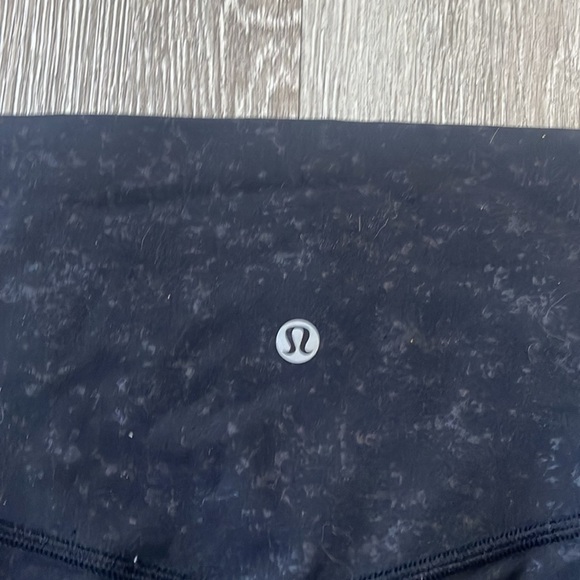 Lululemon Black Women's High-Waisted Shorts - Picture 4 of 7